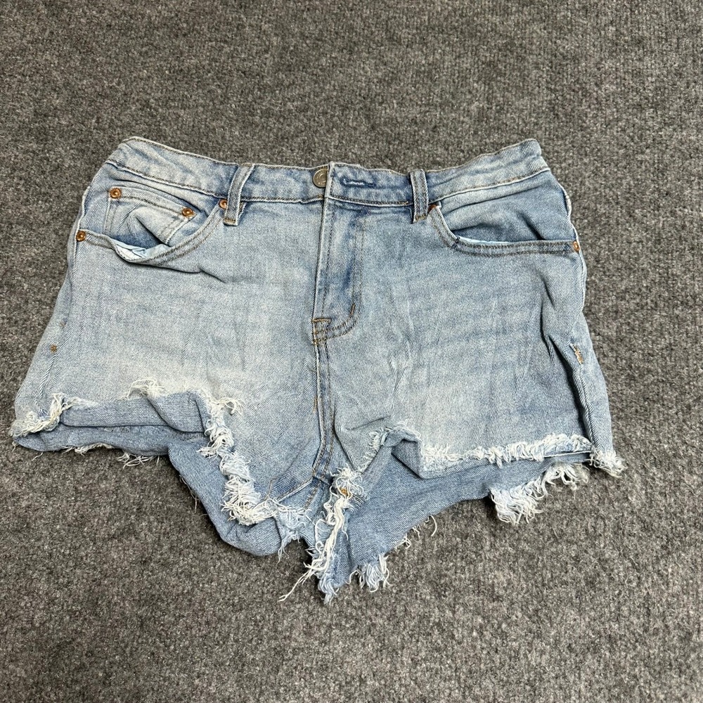 Almost Famous Denim Shorts Womens Size 5 Light Wash Blue Frayed Hem Raw Edge